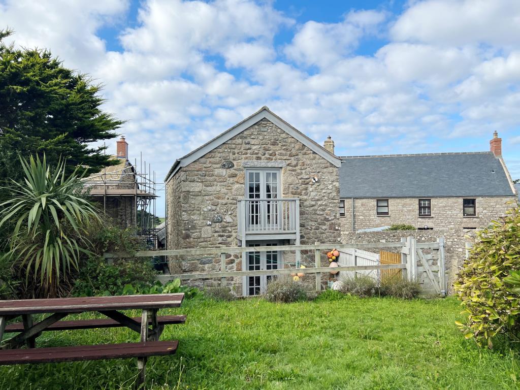 Lot: 24 - DETACHED BARN CONVERSION IN A LOVELY COUNTRYSIDE SETTING -